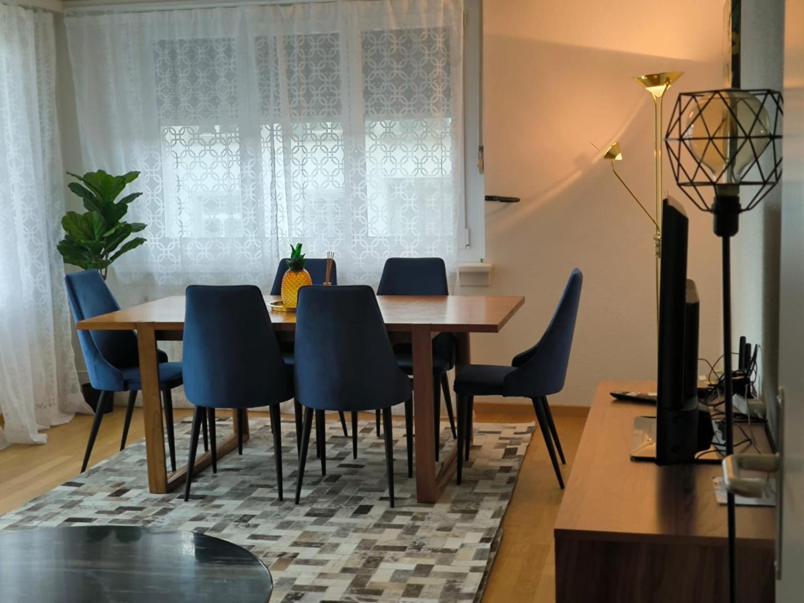 In West-eichbuehlstr 62-66 Zürich